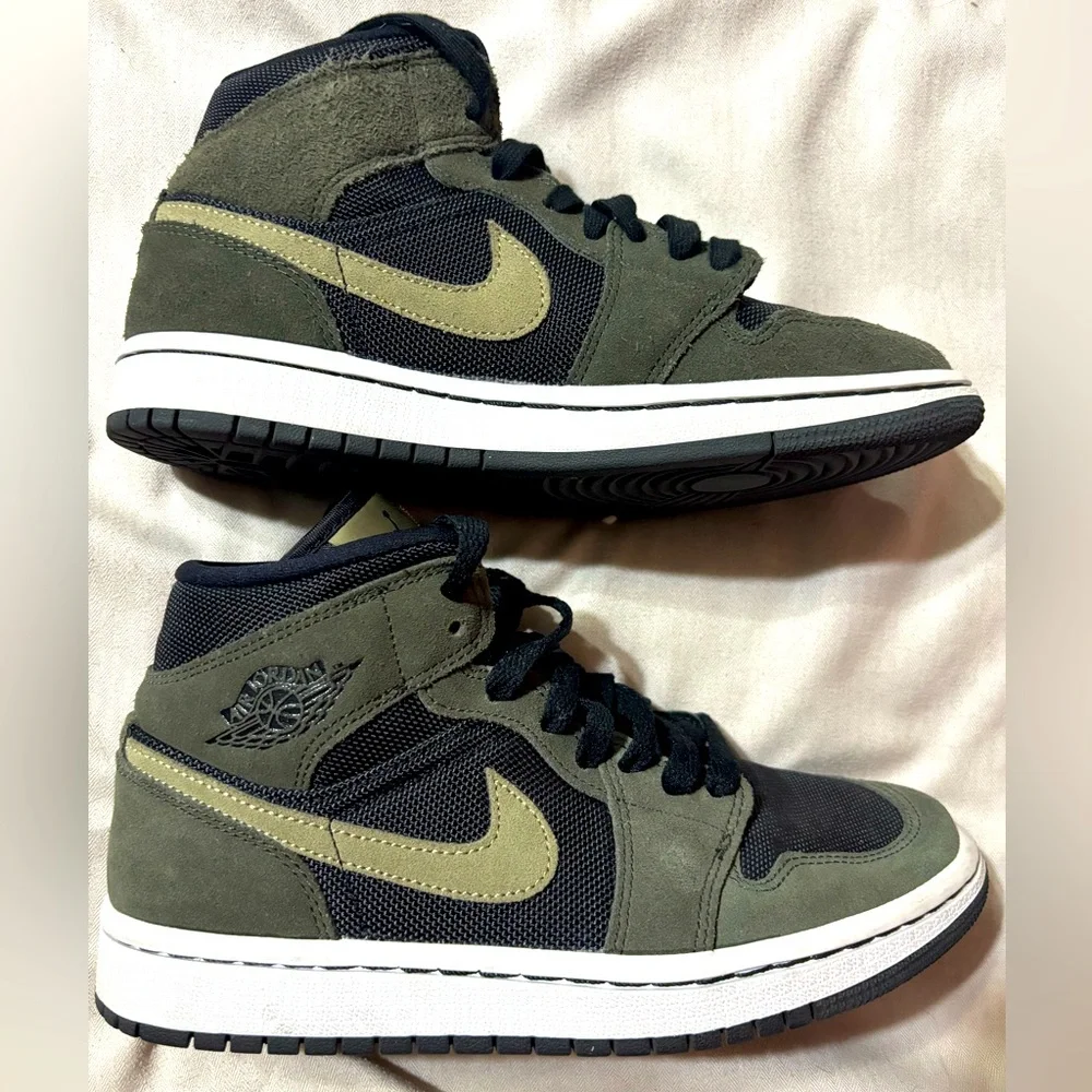 Nike Men's Sneakers - Olive and Black - Picture 1 of 4